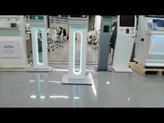 Quiosque de auto-encomenda com tela curva