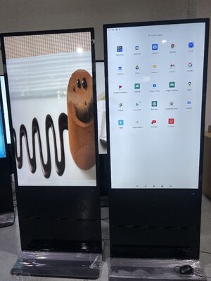 55 polegadas Android OS LCD Digital Signage com 350 Cd / m2 Brilho para tela de exibição de publicidade interna / externa