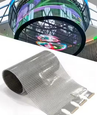 Película de exibição LED transparente flexível IP65 classificada 5000nits Brilho Ultra-finho 3.9mm Design Fácil instalação para superfícies curvas