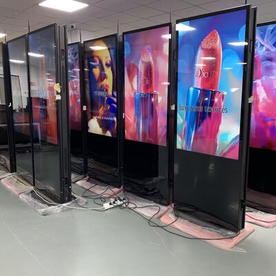Sinalização digital 4K UHD em piso interno com painel IPS LG A-Grade e gerenciamento remoto do Cloud CMS